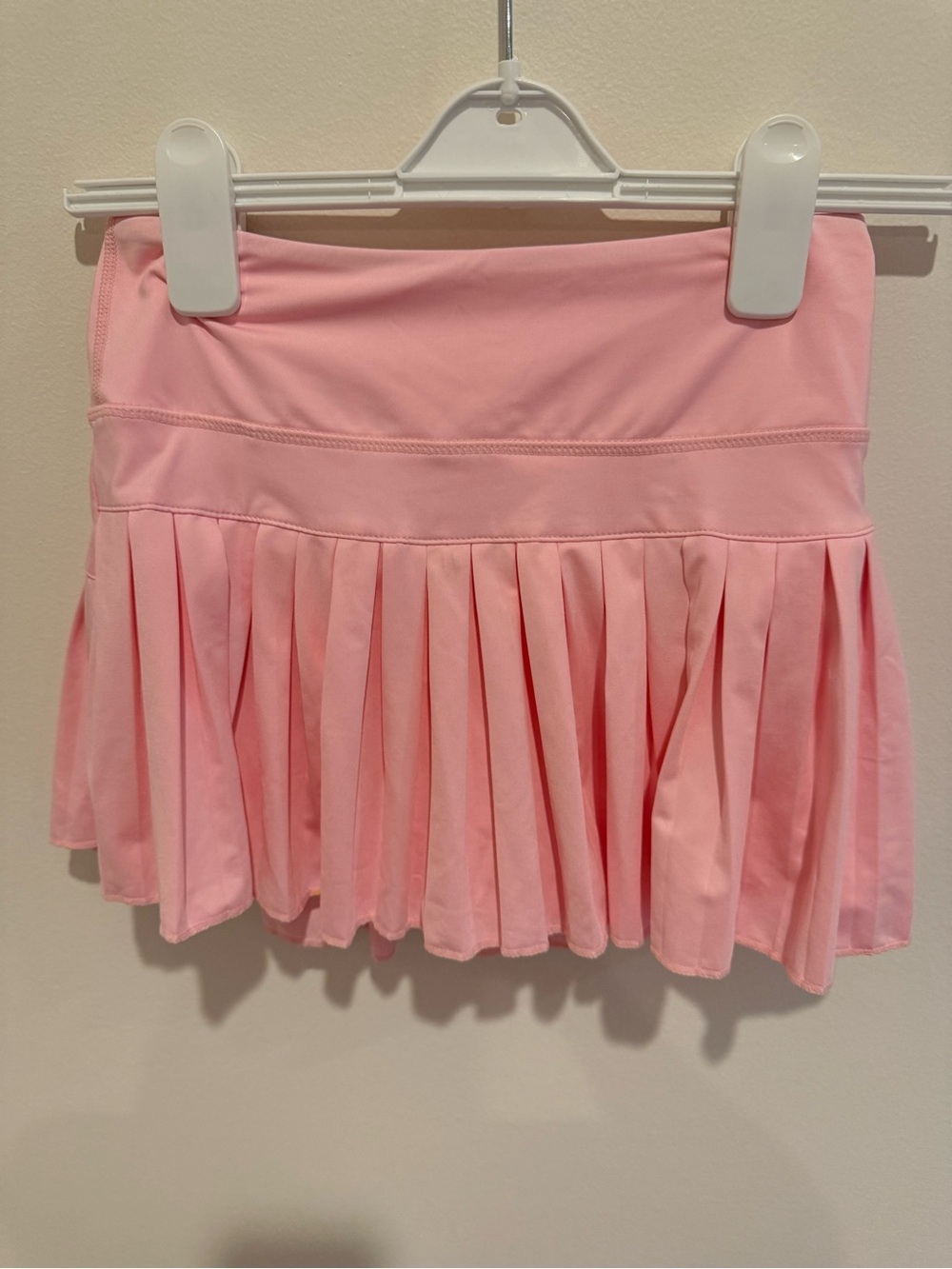 Gold Hinge Pleated Mini Skirt in Soft Pink